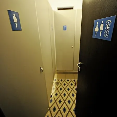 Hostel Podstel Umbrella Bükreş
